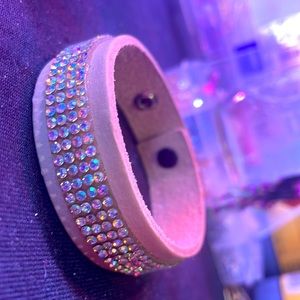 Leather bracelet with gems